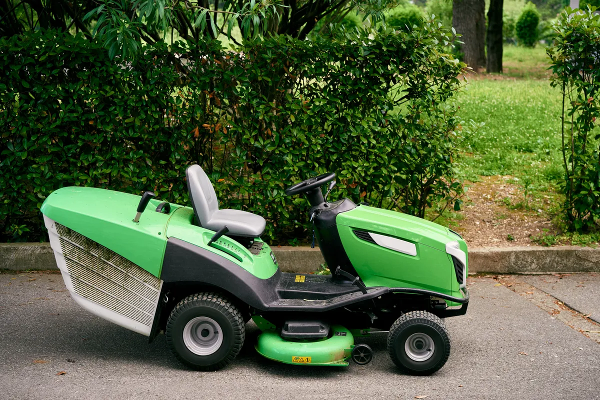 fűnyíró traktor kasza